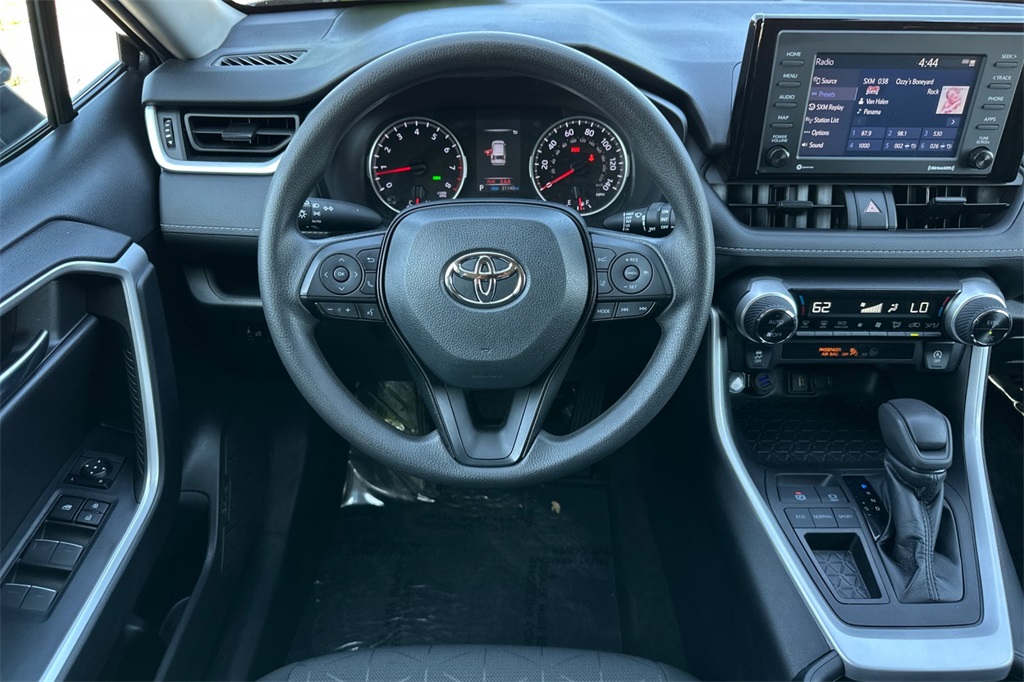 Vehicle image 15 of 31
