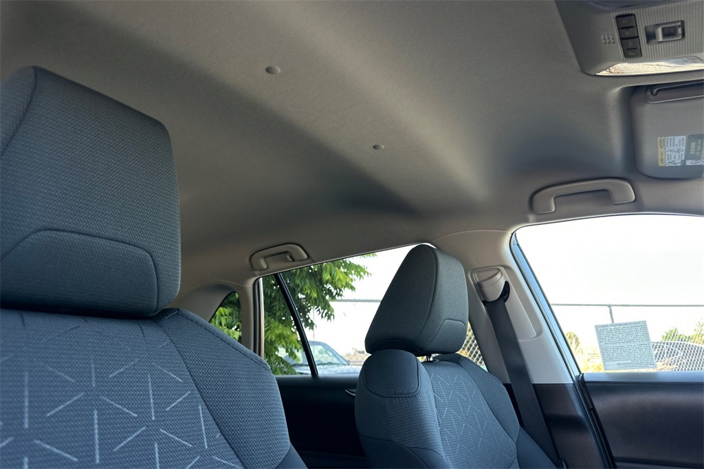Vehicle image 12 of 31