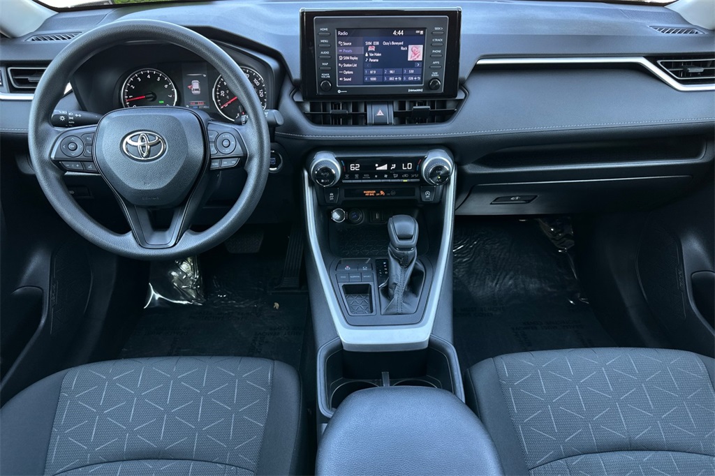 Vehicle image 14 of 31