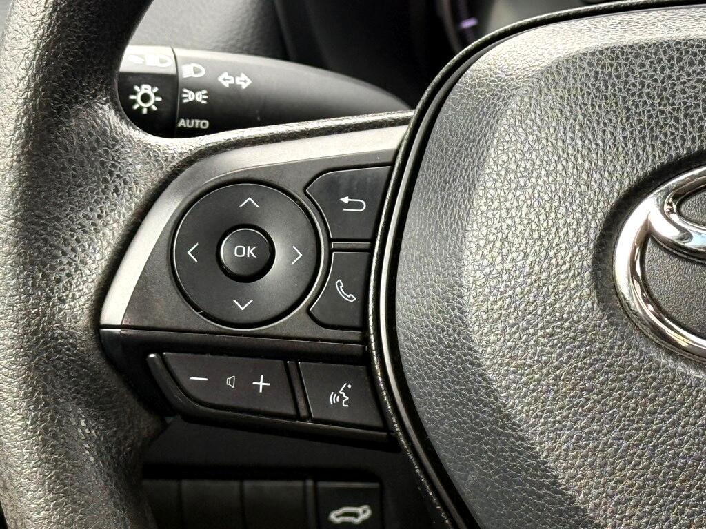 Vehicle image 30 of 40
