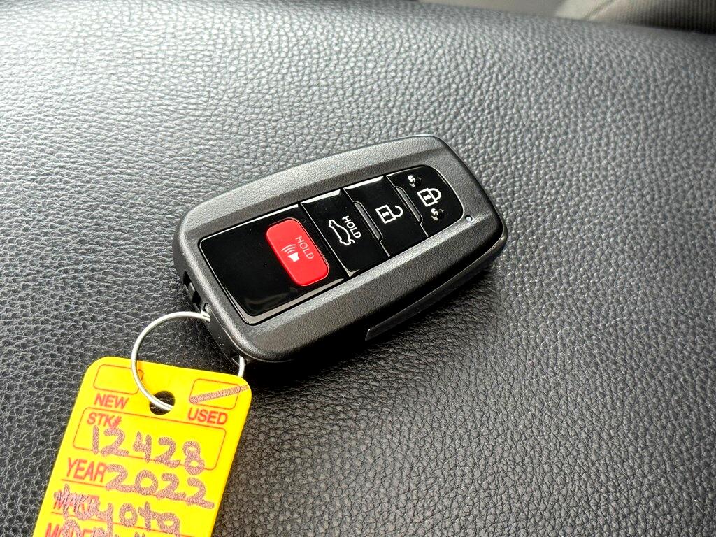 Vehicle image 36 of 40