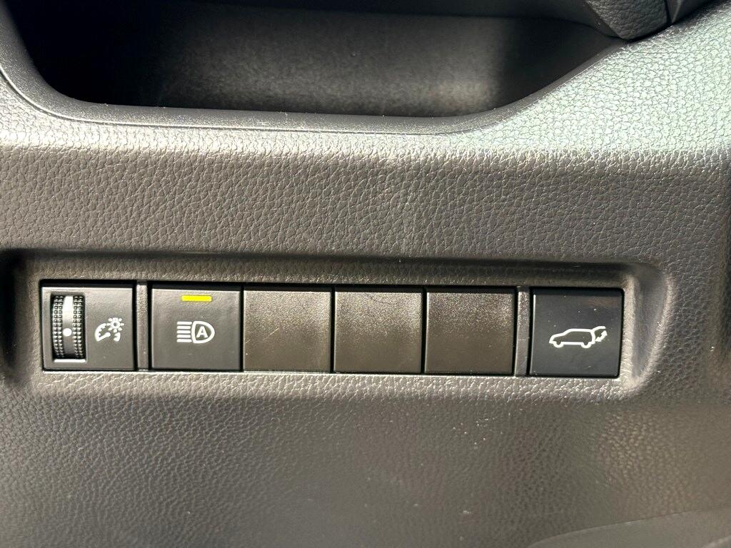 Vehicle image 31 of 40