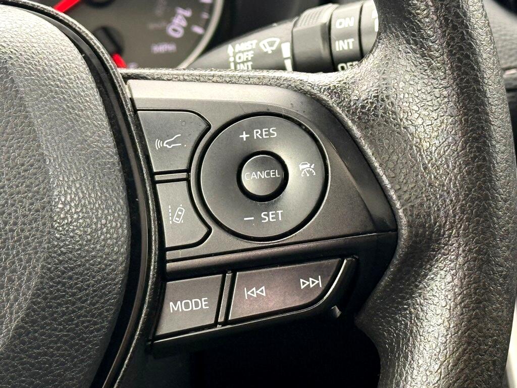Vehicle image 29 of 40