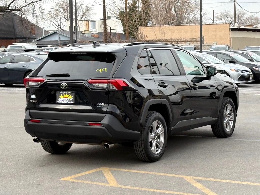 Vehicle image 6 of 40