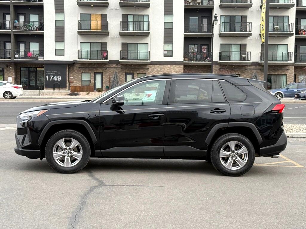 Vehicle image 9 of 40