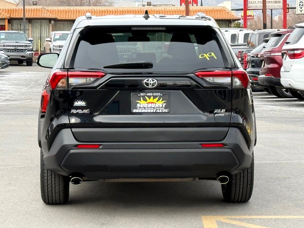 Vehicle image 7 of 40