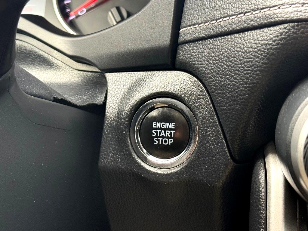 Vehicle image 37 of 40