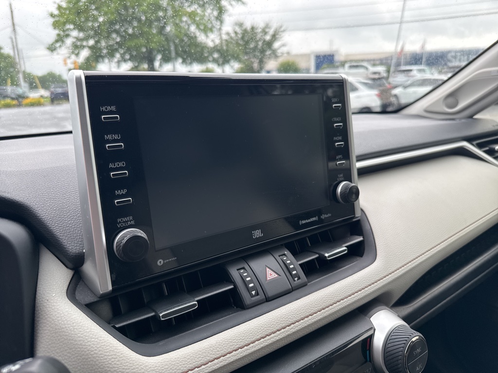 Vehicle image 10 of 15