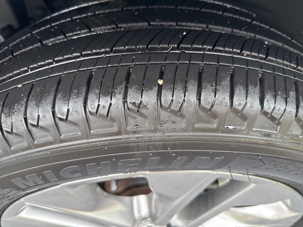 Vehicle image 7 of 15