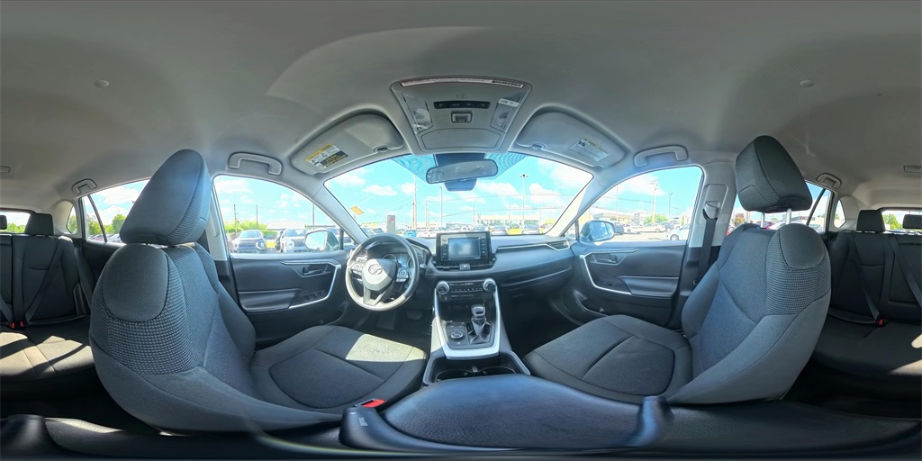 Vehicle image 34 of 40