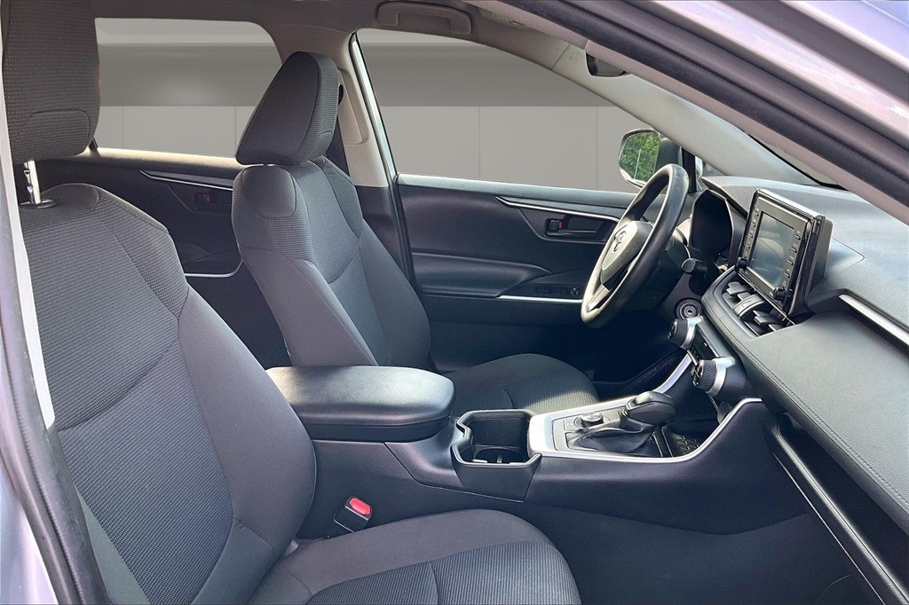 Vehicle image 9 of 40