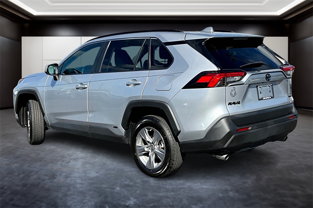 Vehicle image 6 of 40
