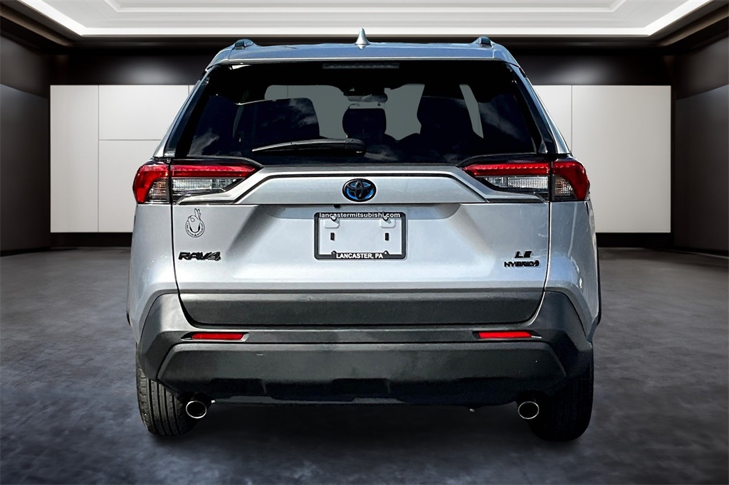 Vehicle image 5 of 40