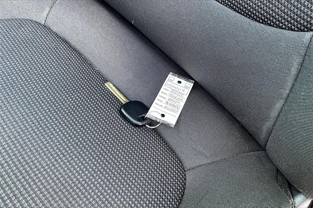 Vehicle image 13 of 40