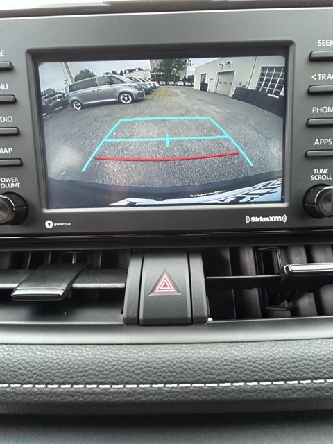 Vehicle image 16 of 25