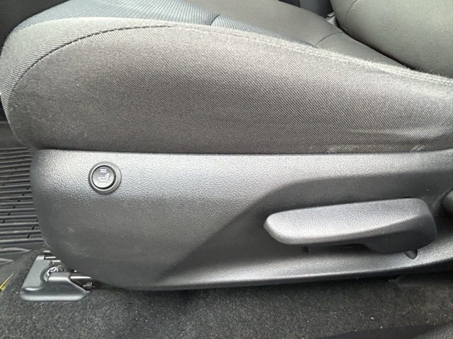 Vehicle image 20 of 25