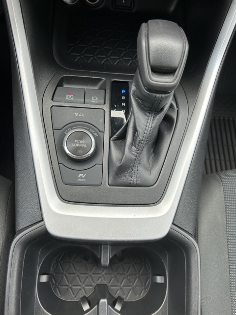 Vehicle image 17 of 25
