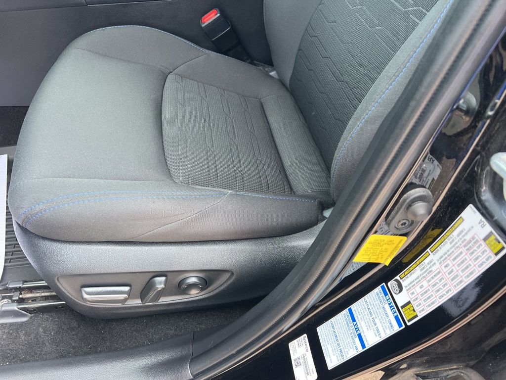 Vehicle image 20 of 22
