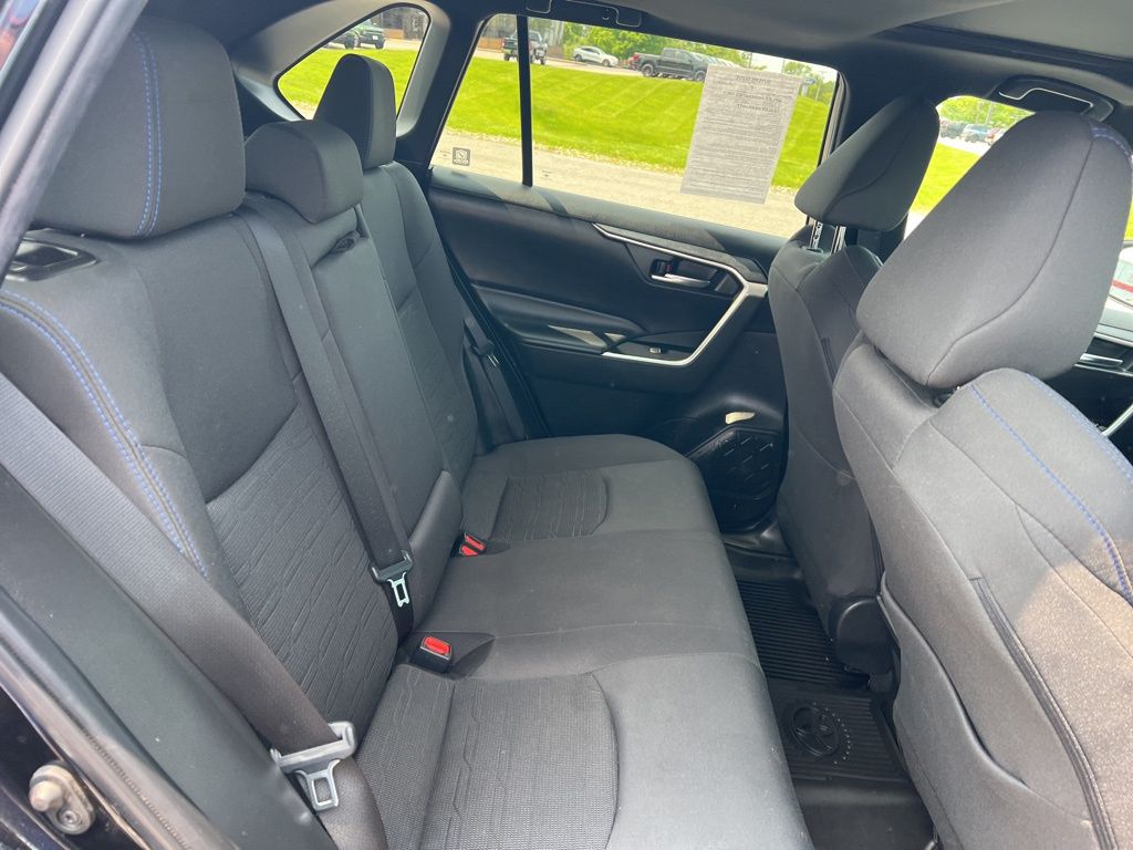 Vehicle image 12 of 22