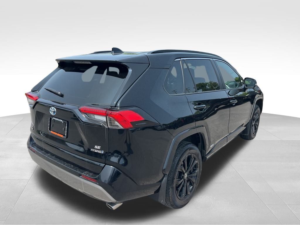 Vehicle image 5 of 22
