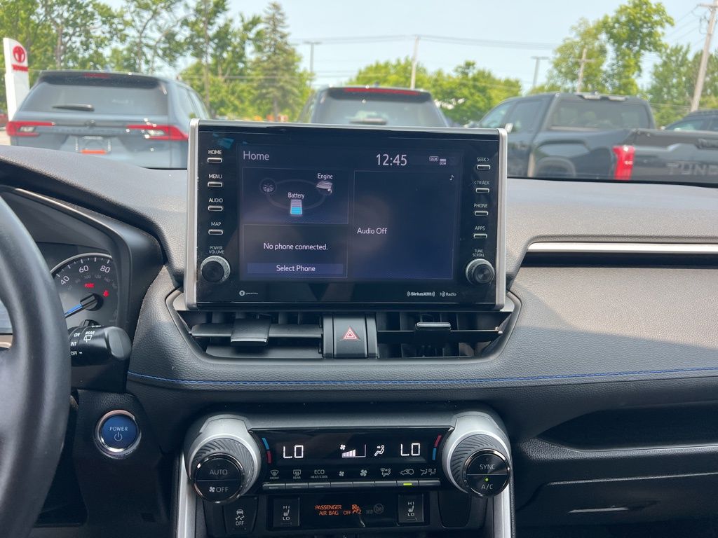 Vehicle image 15 of 22