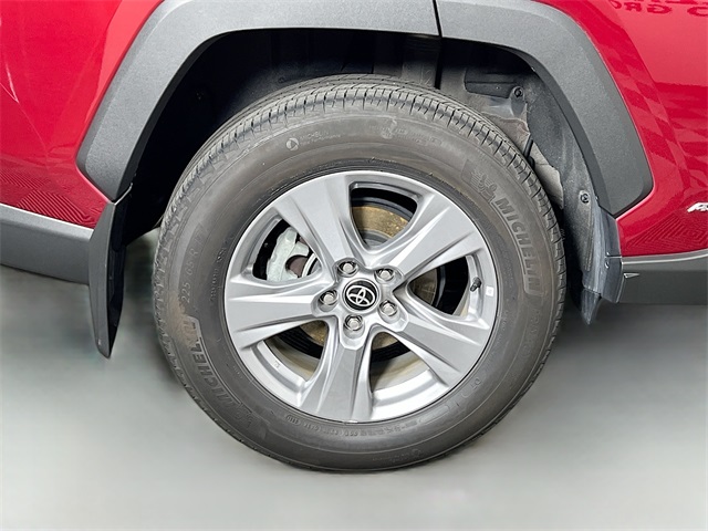 Vehicle image 38 of 42