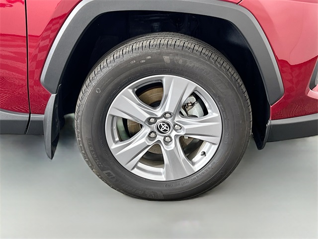 Vehicle image 39 of 42