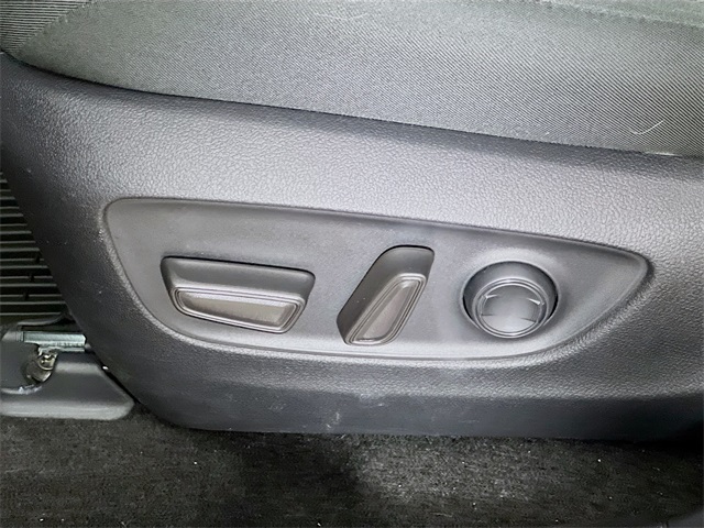 Vehicle image 11 of 42