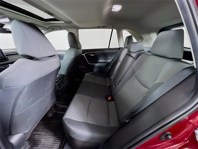 Vehicle image 23 of 42