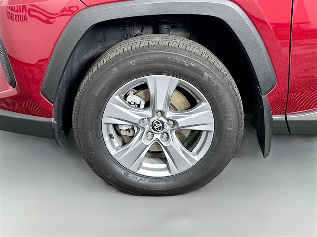 Vehicle image 28 of 42