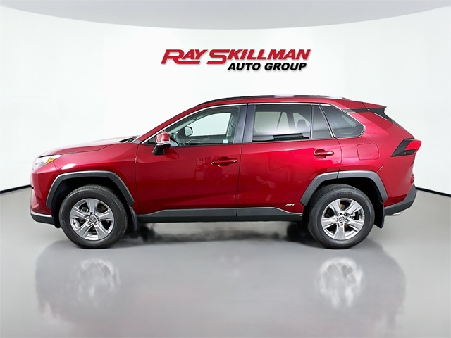 Vehicle image 8 of 42