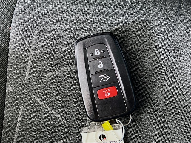 Vehicle image 31 of 42