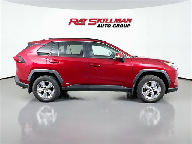 Vehicle image 4 of 42