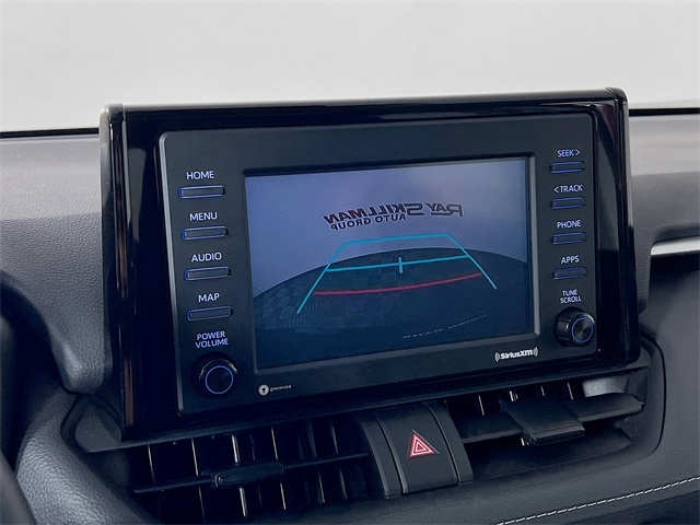 Vehicle image 18 of 42