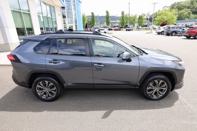 Vehicle image 9 of 41