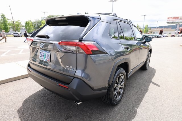 Vehicle image 11 of 41
