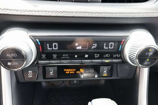 Vehicle image 31 of 41