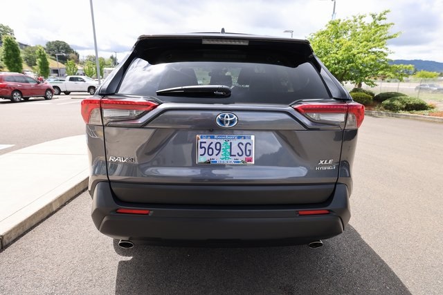 Vehicle image 13 of 41