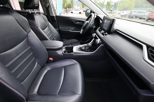 Vehicle image 22 of 41