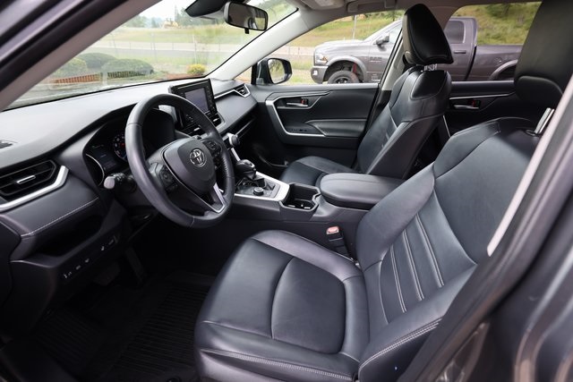Vehicle image 19 of 41