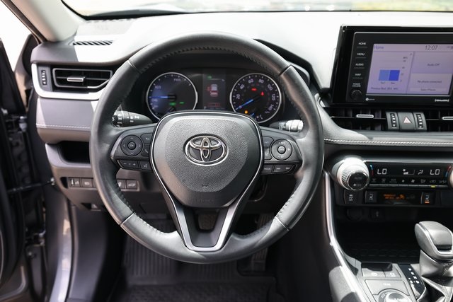 Vehicle image 37 of 41