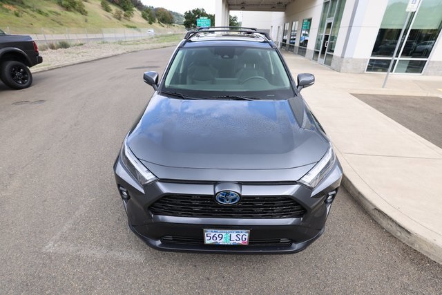 Vehicle image 4 of 41