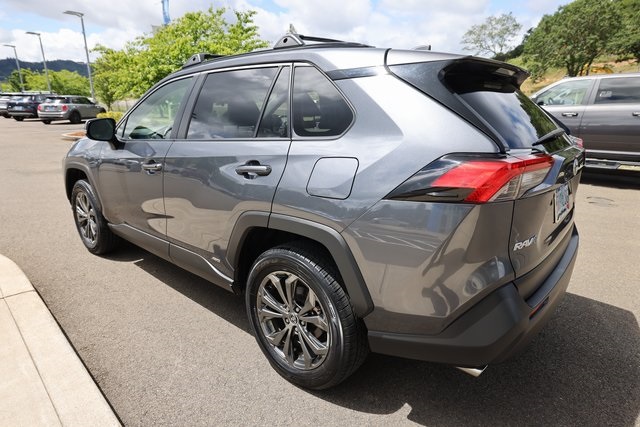 Vehicle image 16 of 41