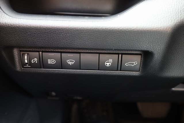 Vehicle image 27 of 41