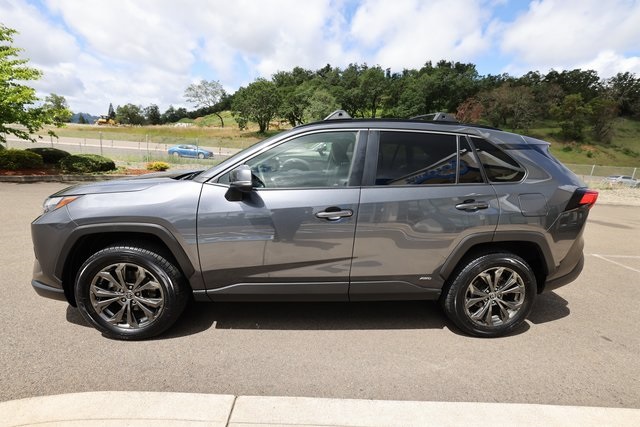 Vehicle image 17 of 41