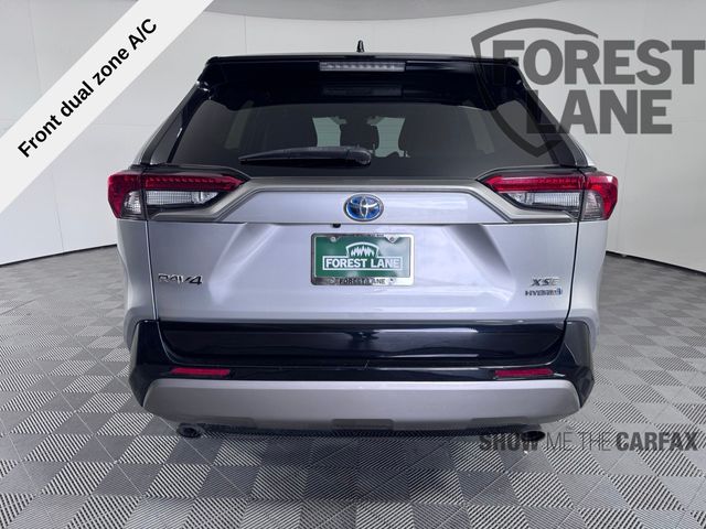 Vehicle image 7 of 42