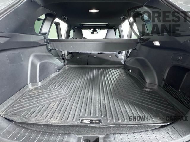 Vehicle image 32 of 42