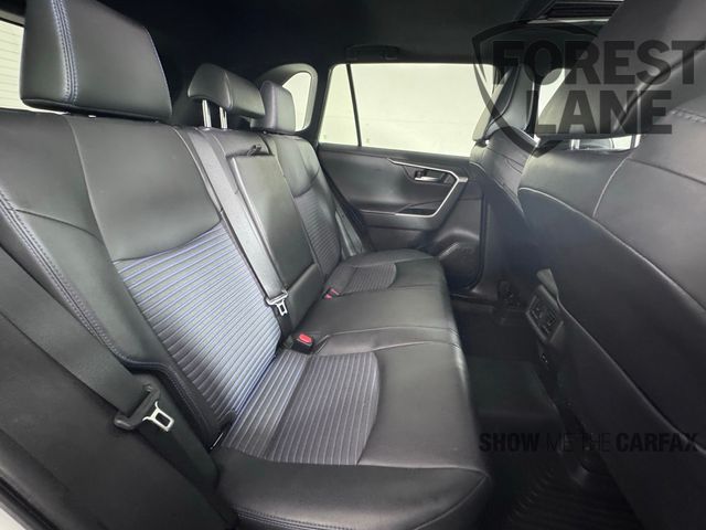 Vehicle image 20 of 42