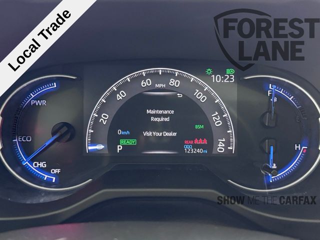 Vehicle image 10 of 42