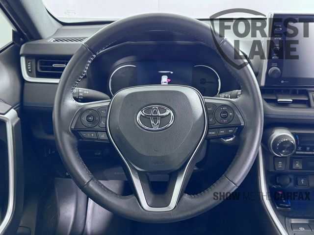 Vehicle image 24 of 42
